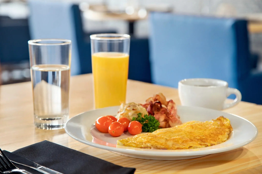 Holiday Inn Philadelphia Arpt-Stadium Area by IHG