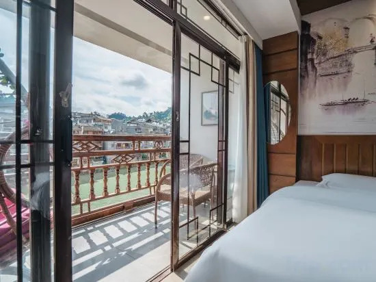 Phoenix Fenglinju Inn (Ancient City Lijiang Hongqiao Branch)