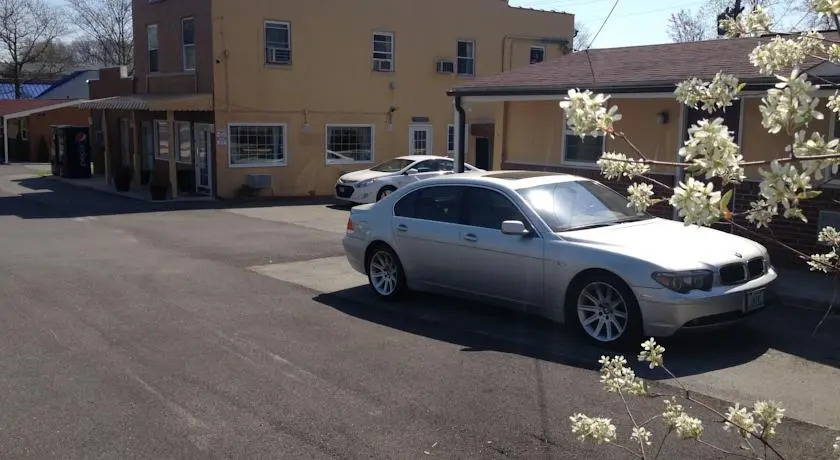 A & E Motel