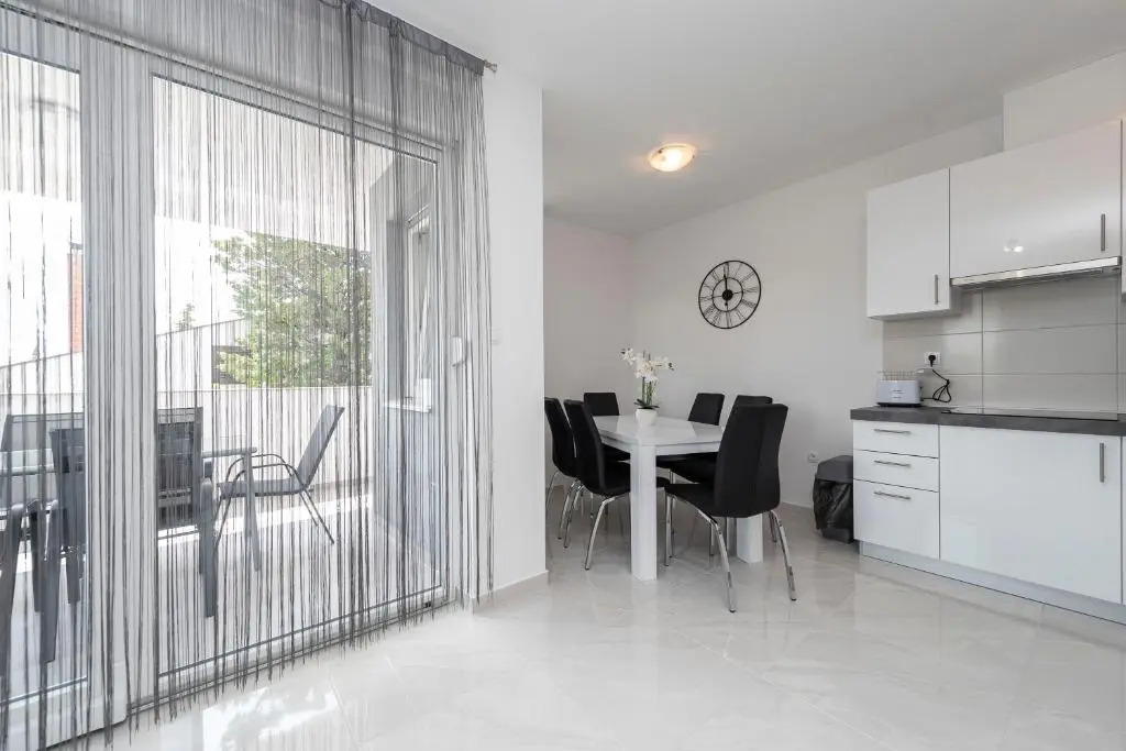Villa Star 3. centrally located ap. with a pool