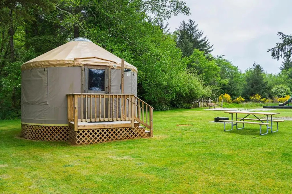 Long beach Camping Resort Yurt 12