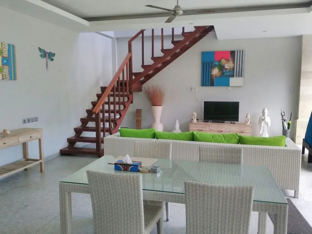 Sunshoot Villa Sandat