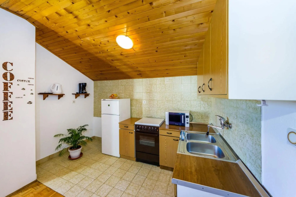 Matkos - With Garden and Terrace - A1