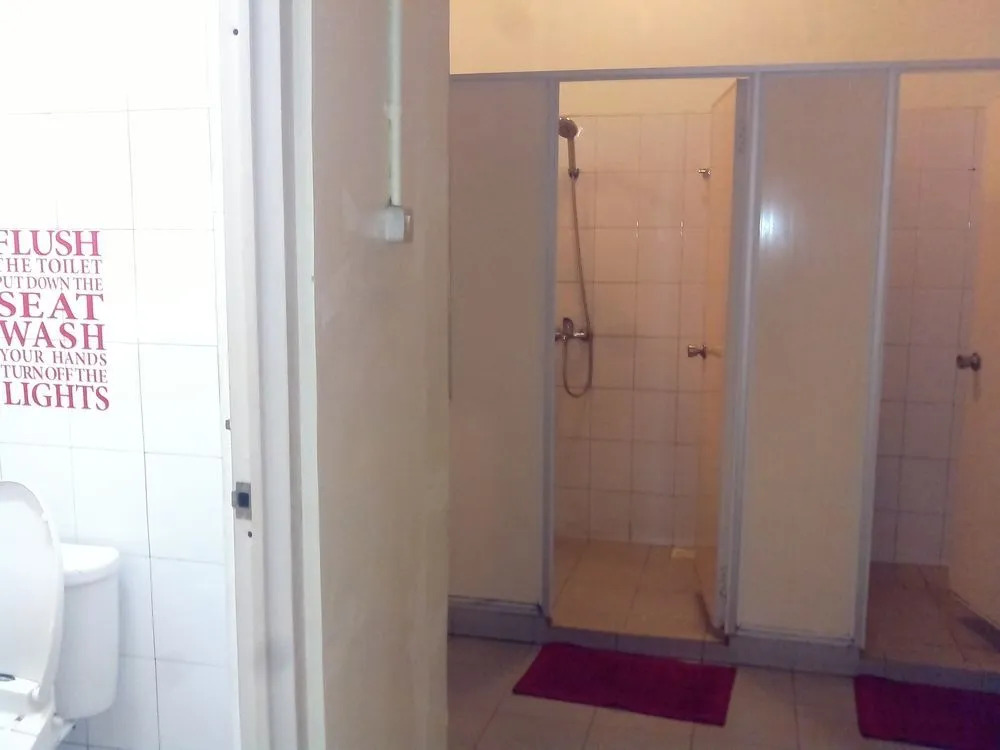 KAMAR KAMAR - Backpacker