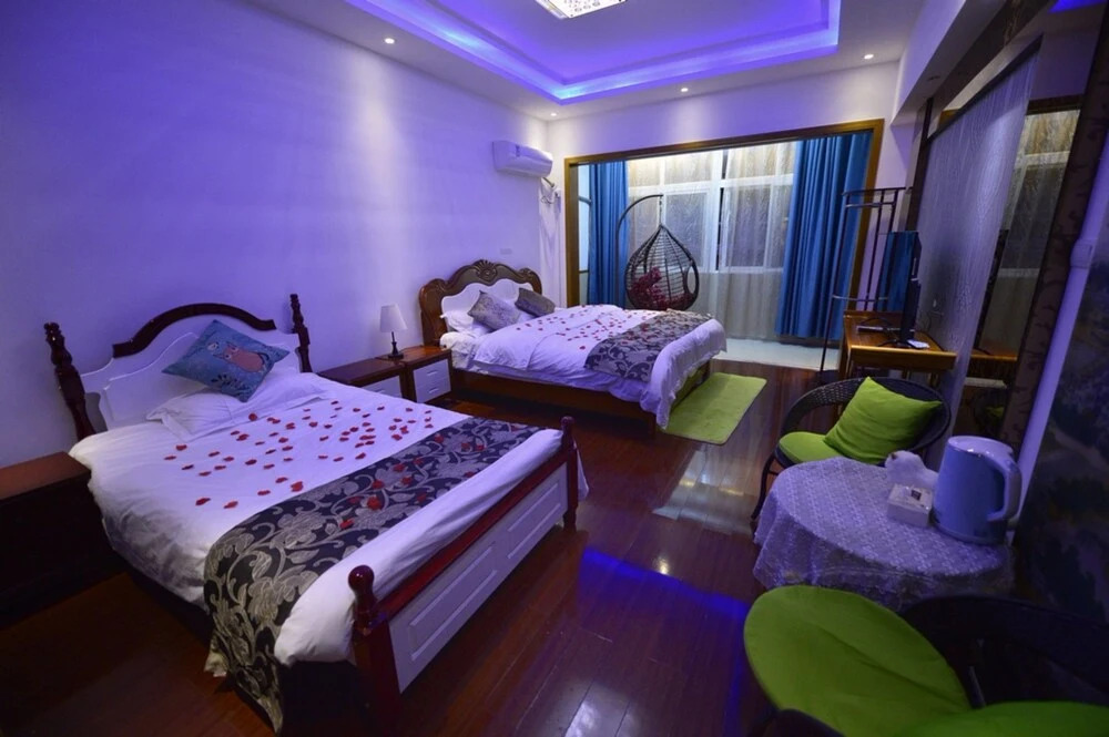 Wuzhen Pomegrante Garden Hotel
