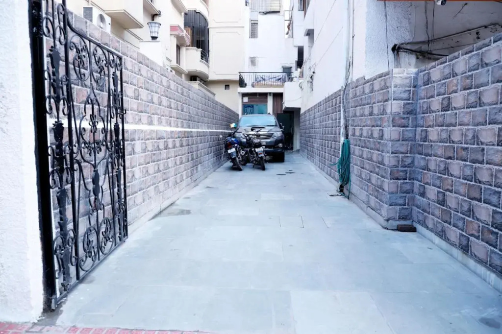 2Bhk Fortune Home,E28 1A Saket Near Max Hospital,Pvr