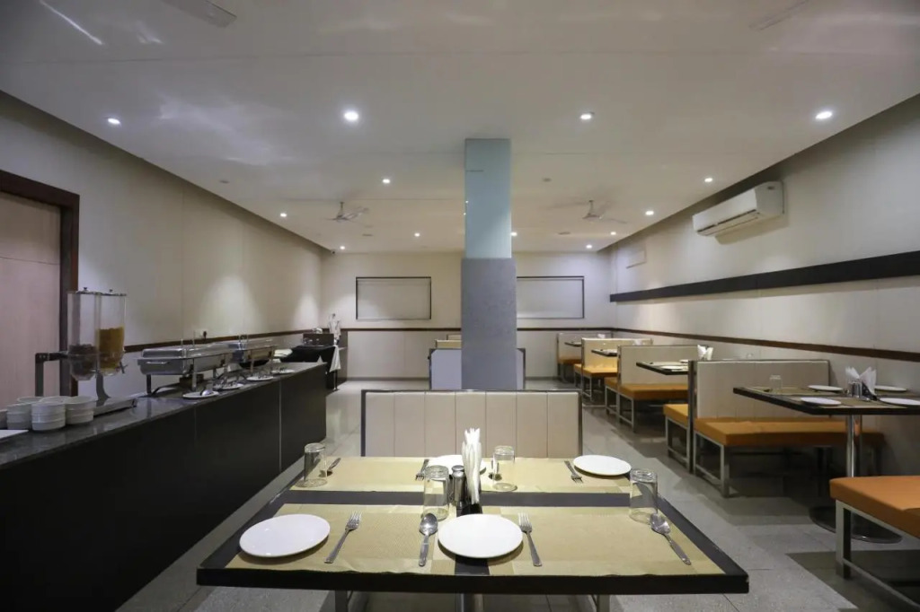 Hotel Ashray Inn Express