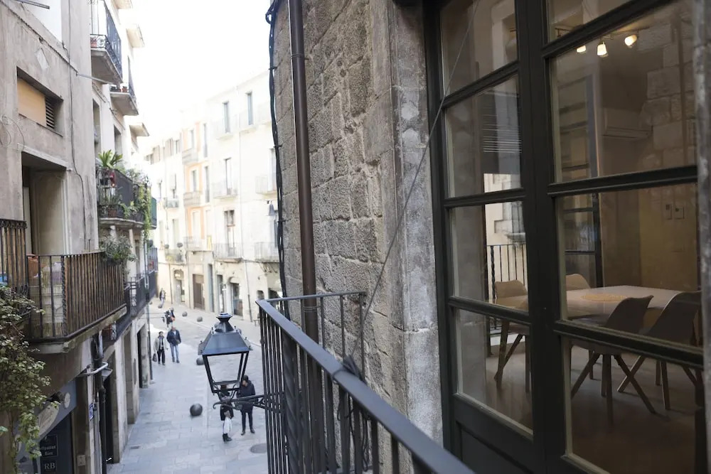 Bravissimo Cort Reial 1B