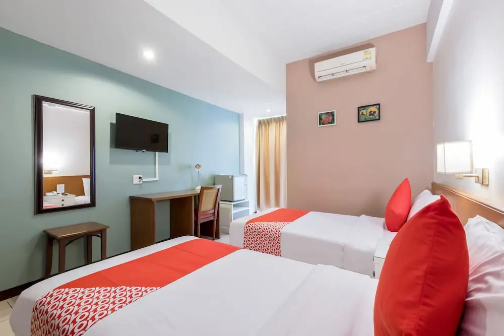 OYO 335 Top Inn Khaosan