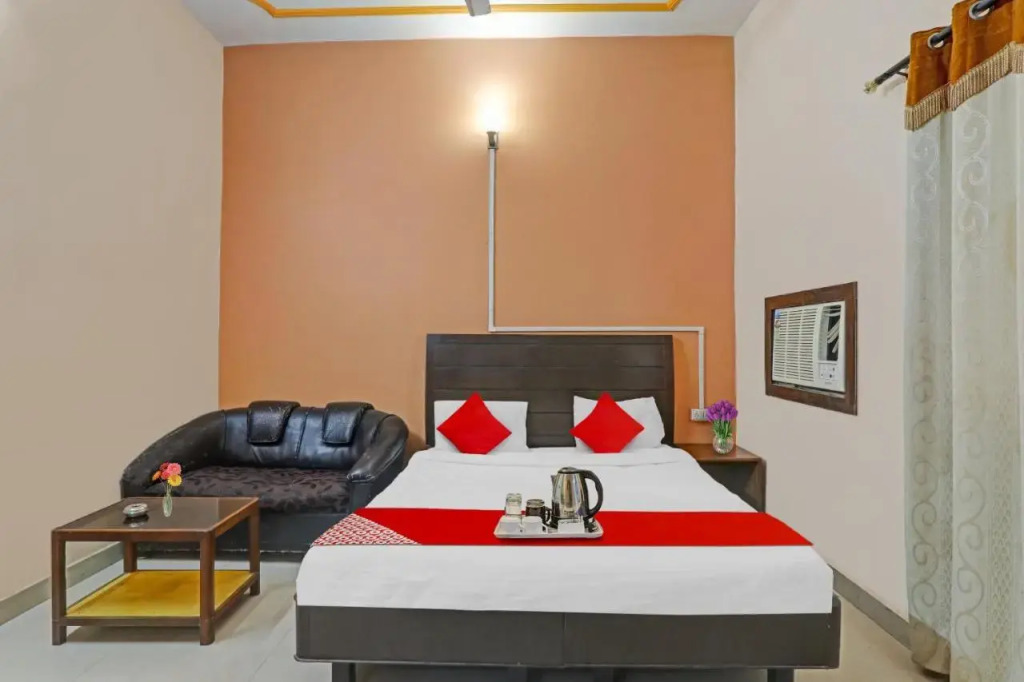 OYO Flagship 70321 Hotel Ranjit