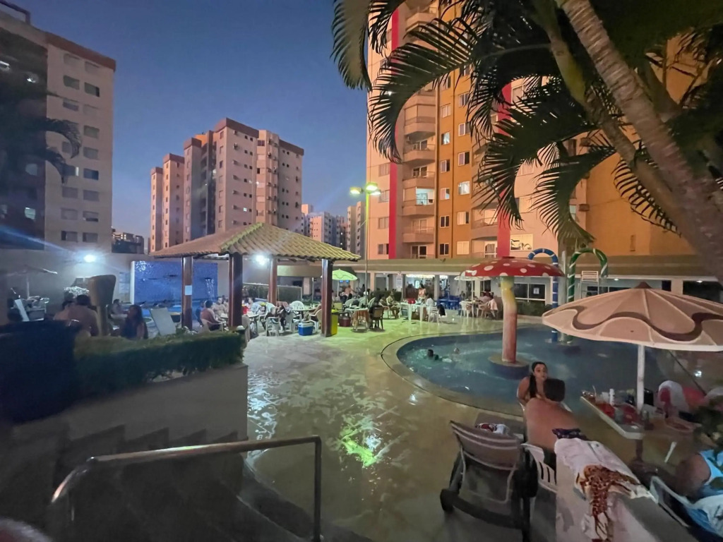 Privé das Thermas I- Apartamento confortável - 905B