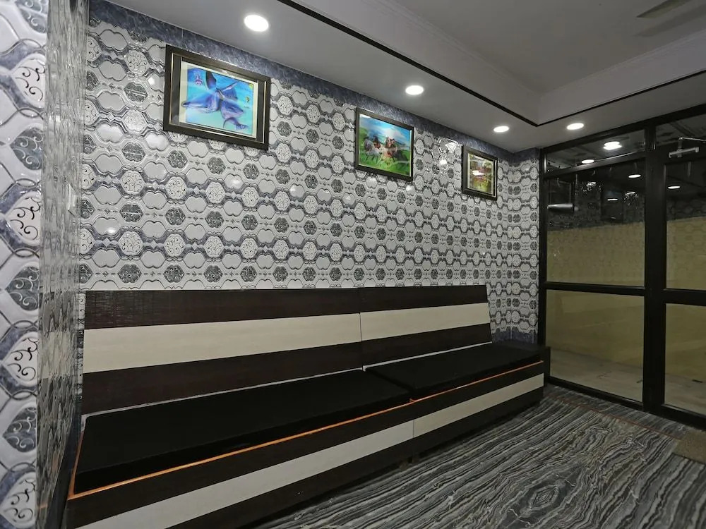 Oyo 27054 New Sundaram