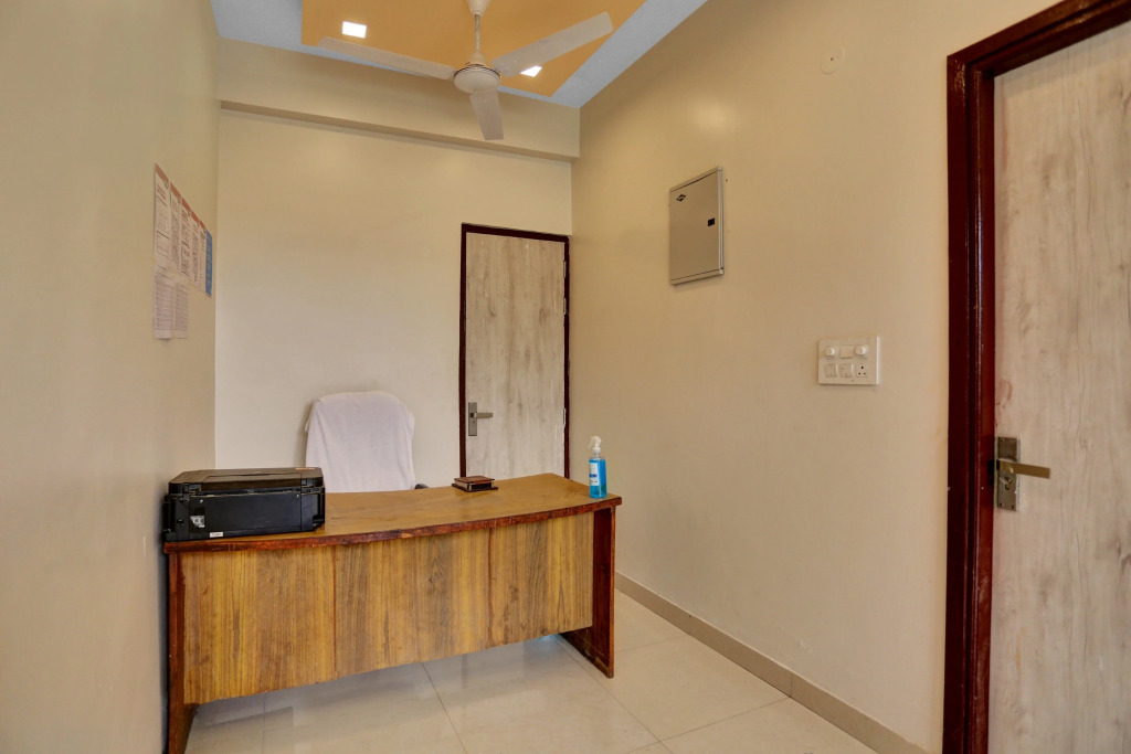 Hotel O by OYO Expo View Near PVR Ansal Plaza Greater Noida