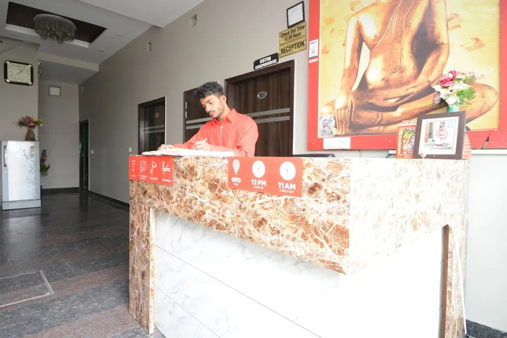 Oyo 26663 Hotel Indian Ldh