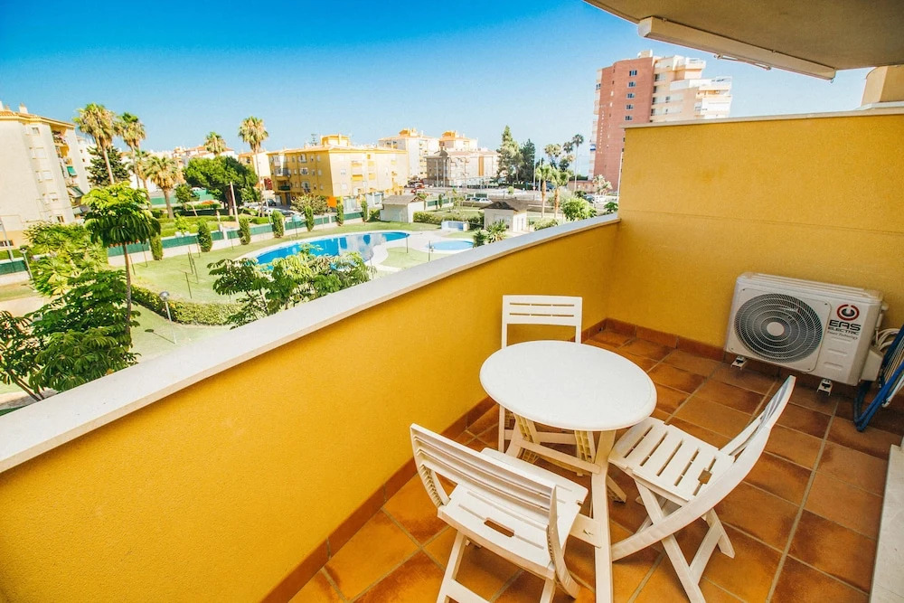 Espectacular residencial en 2ª linea Piscina/Tenis