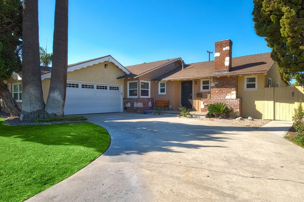 Jungle Cruise 4 Bedrooms 2.5 Bathrooms Home