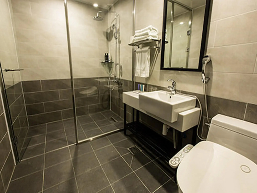 The Pettel Premium Suite