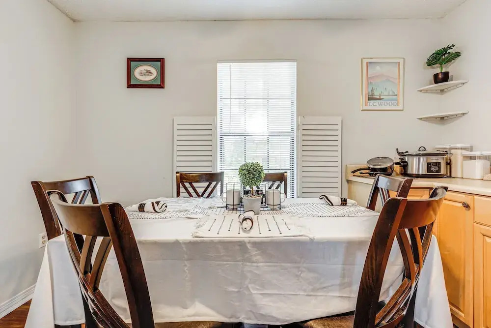 Charming Satsuma Home ~ 14 Mi to Mobile!