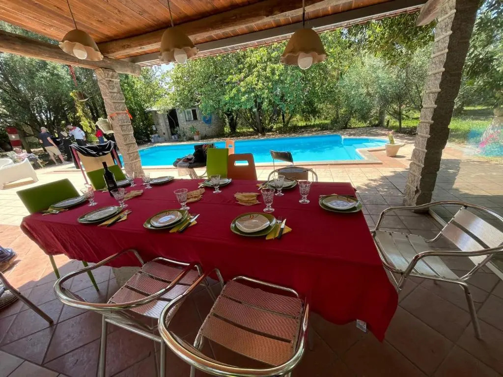 Loft mansardato con giardino e piscina/ loft with garden and swimming pool
