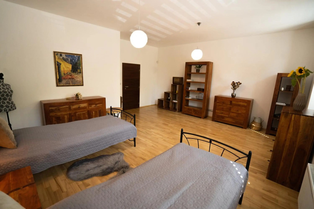 Black Field Apartment