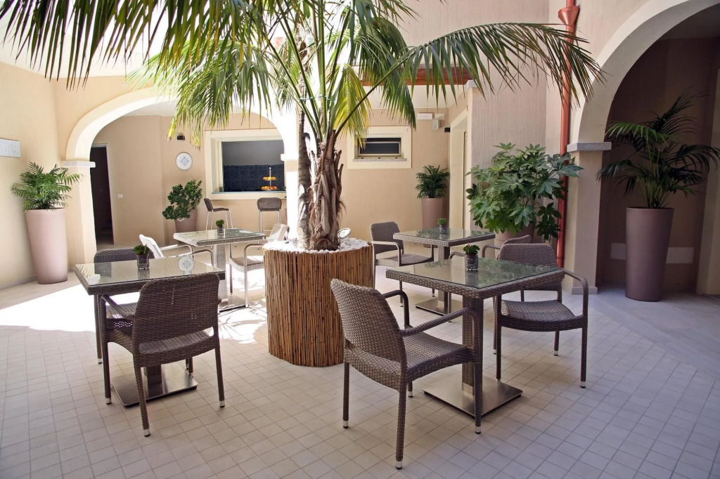 Hotel Regina Simius