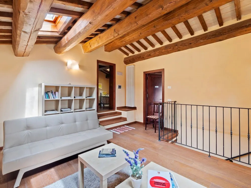 Beautiful Villa in Belforte allIsauro with Swimming Pool