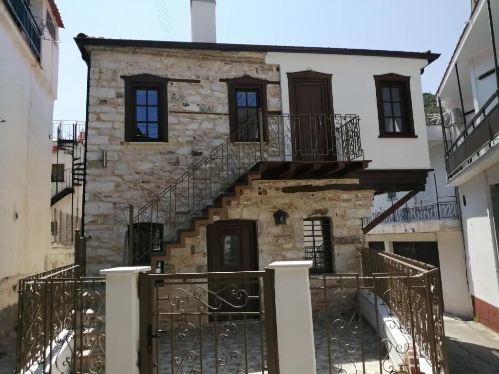 Mamas Home, Kallirachi Village