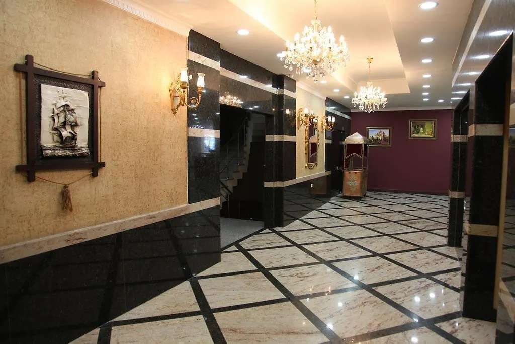 9 Doors Hotel