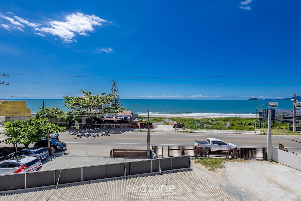 Feel the sea Breeze in This Condominium 220m From the Beach - Ibhs