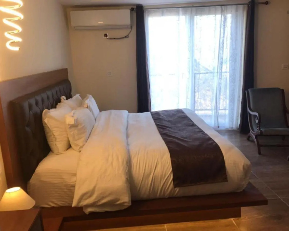 Icebergs Mussoorie - A Boutique stay and 24 hrs roof top cafe
