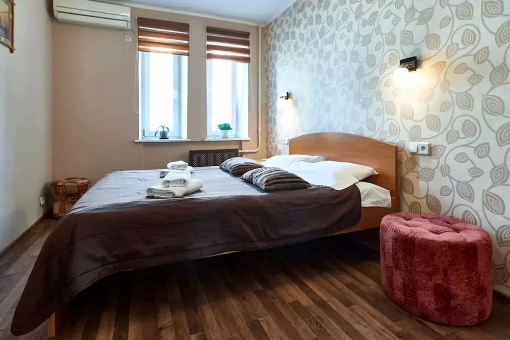 Апартаменты Home-Hotel, ул. Нижний Вал, 41-2