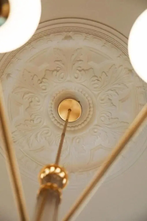 Roze Center Apartments