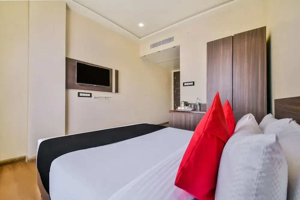 Capital O 40626 M3 Hotel