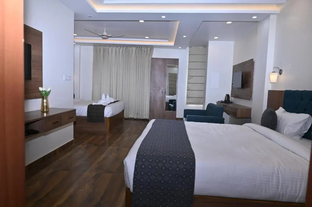 FabHotel Vatsa Residency