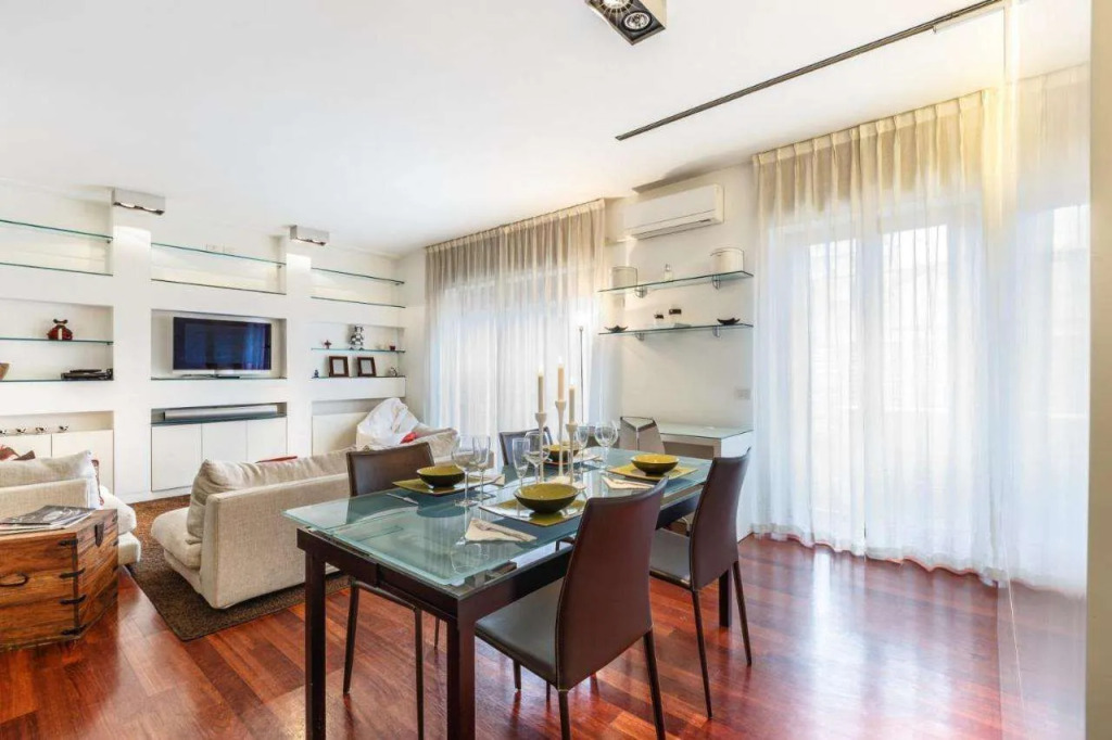Bright and Cozy Apartment in Isola District - Marco Polo
