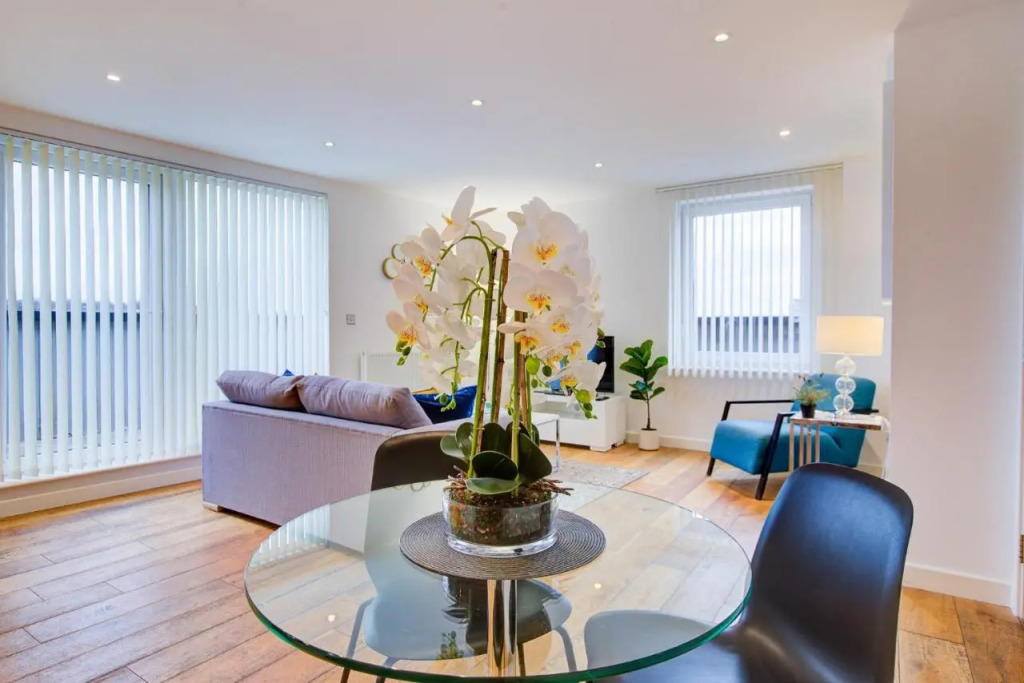 Hybrid Resi Greenwich