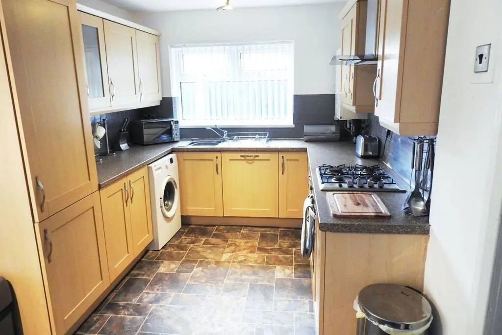 Outstanding and Spacious modern 4 bedroom house