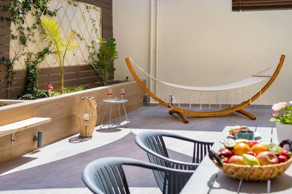 E & G Relax Homes