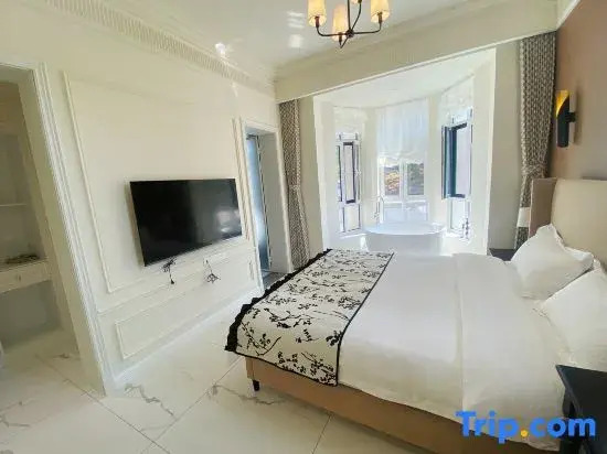 Yantai Yangma Island Seaview Castle Homestay (Huandao Road)