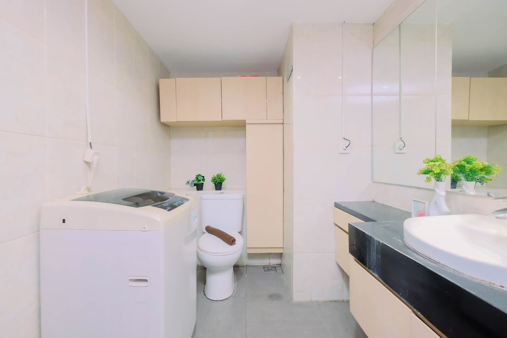 Wood Accents 2Br At Tamansari The Hive Apartment