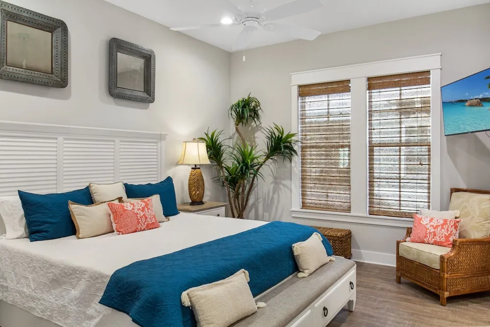New Listing! New : Pool, Golf Cart, Near Beach 4 Bedroom Home