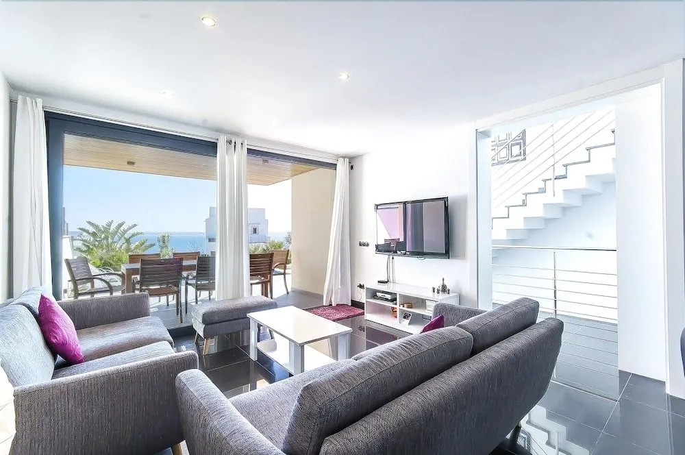 Villa Aqua