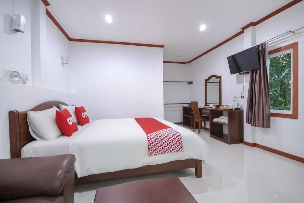 OYO 75353 Loy Chalet Resort