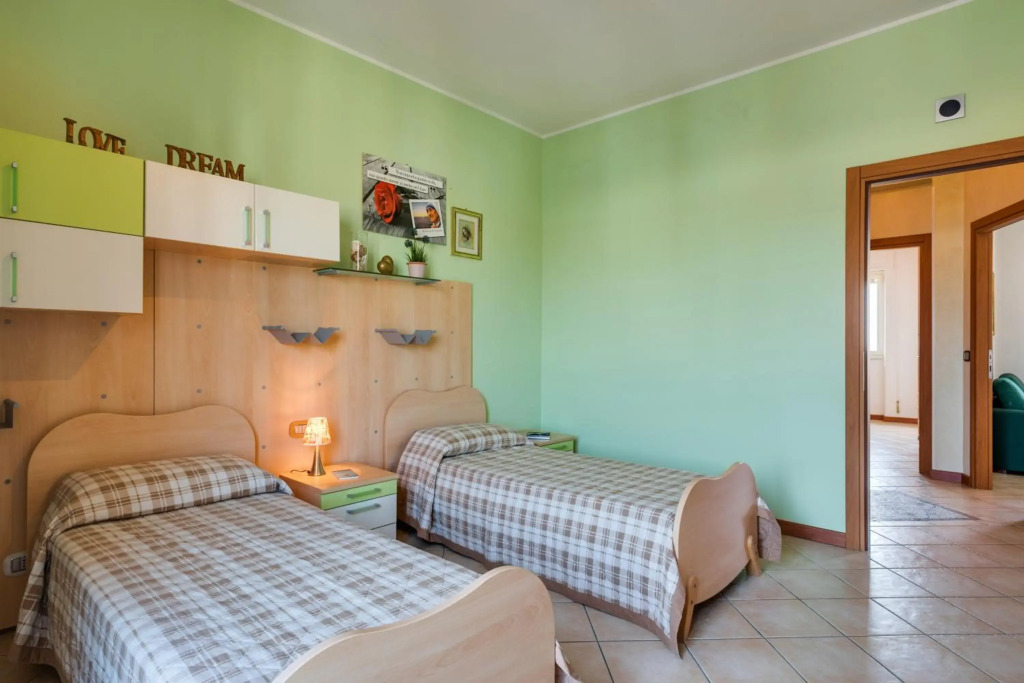 Roomy And Bright Apartment With Balconies X6