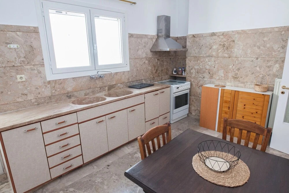 Spacious New apt w View in Agia Varvara