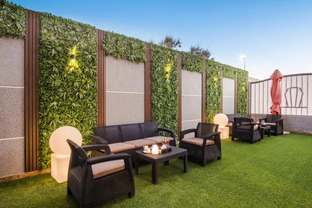 Tulip Plaza Hotel