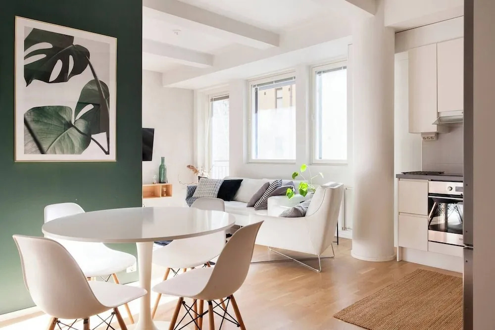 Stylish Bright 42m2 Studio with Balcony