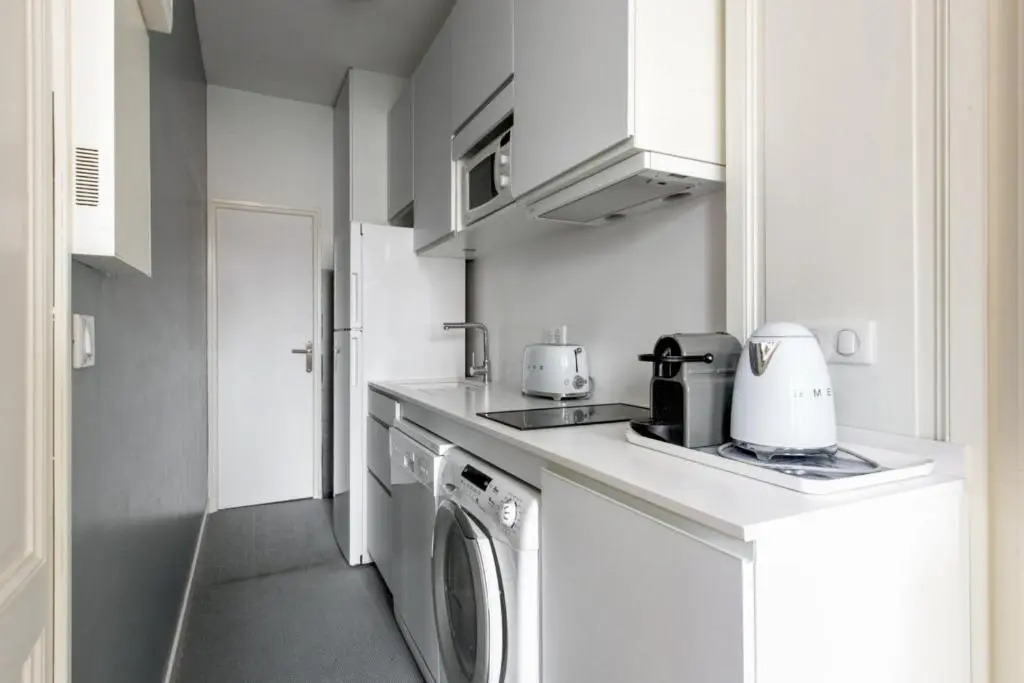 Charming studio in typical residence 300 m to the beaches - Welkeys
