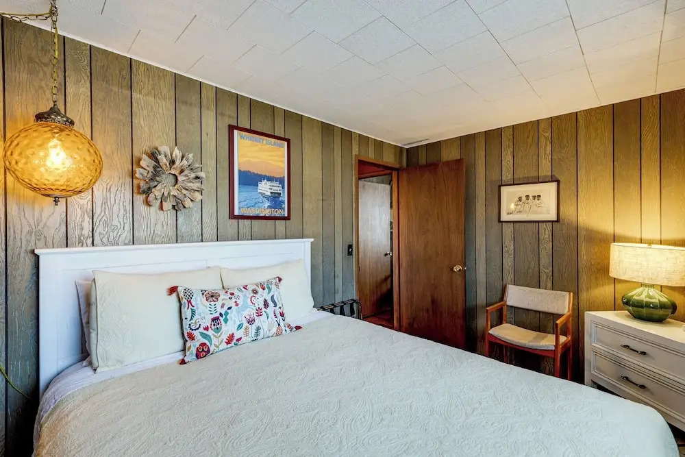 Whale Watch & Relax Fireside: Puget Sound Gem!