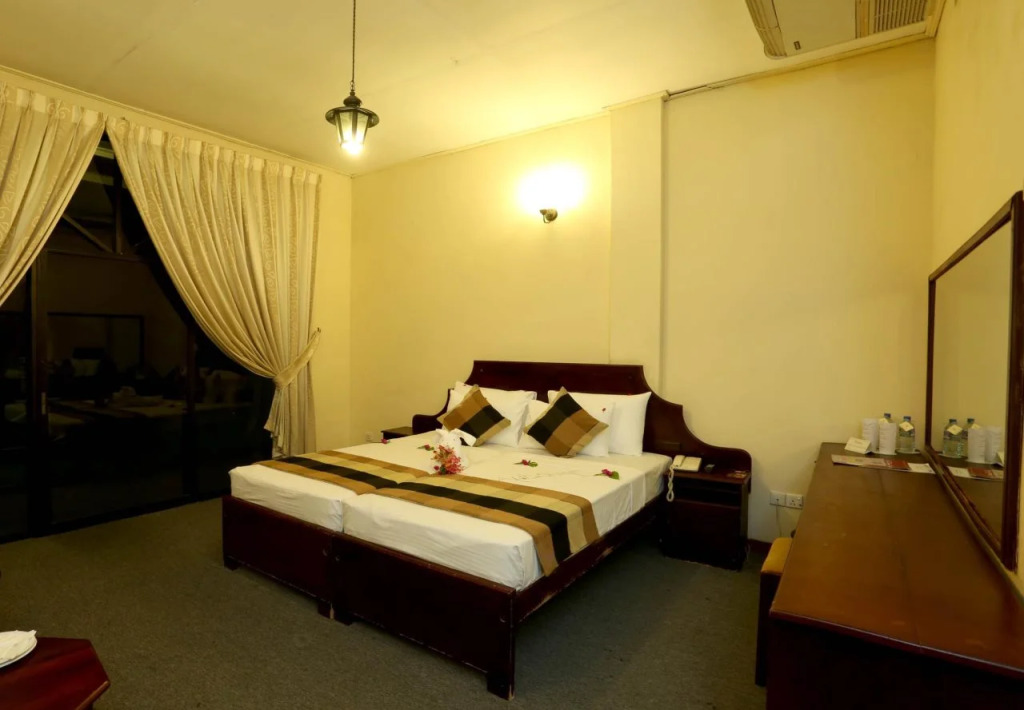 Kandyan Reach Hotel